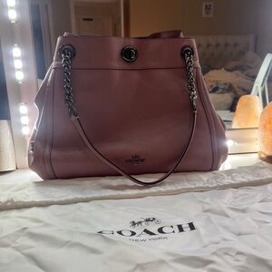 Coach Mauve Leather Shoulder Bag